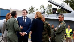 Mariano Rajoy y Maria Dolores de Cospedal ejercito militares