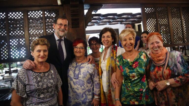 Mariano Rajoy con simpatizantes en Burgos