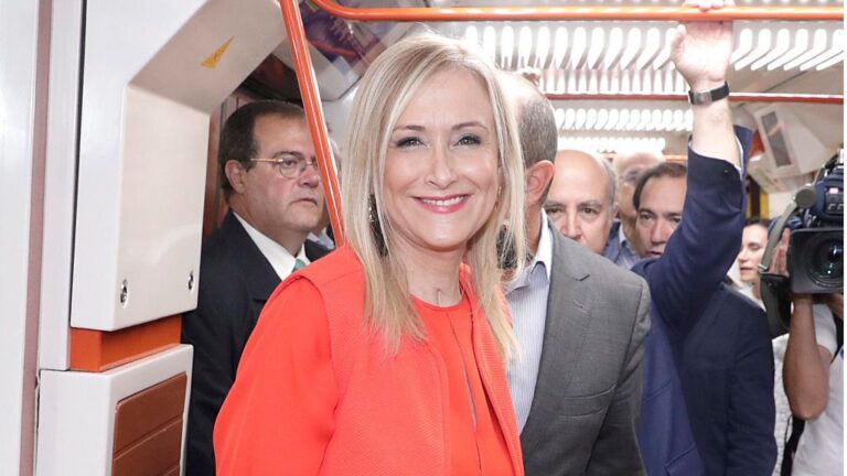 Cristina Cifuentes en el Metro de Madrid