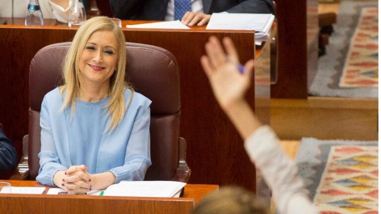 Cristina Cifuentes y Lorena Ruiz-Huerta