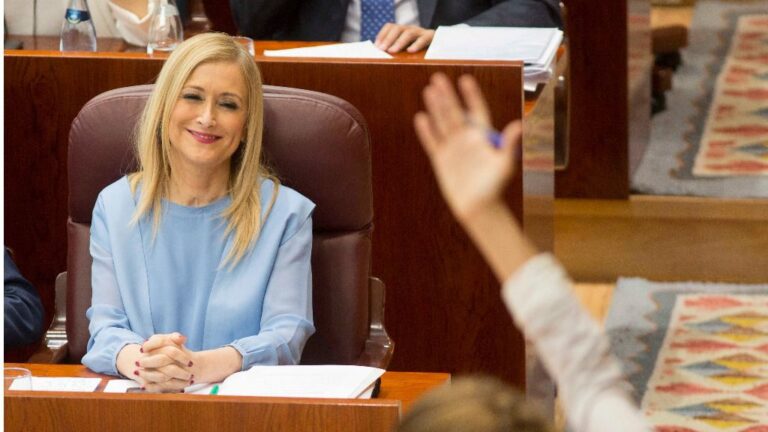 Cristina Cifuentes y Lorena Ruiz-Huerta