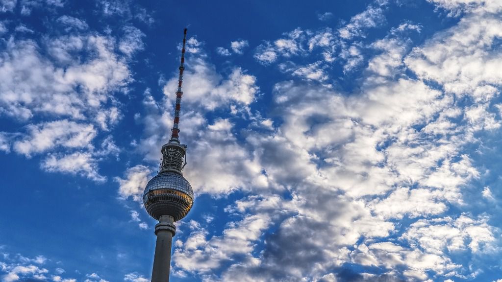 Berlin Alemania Fernsehturm torre televisión