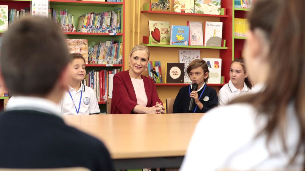 Cristina Cifuentes inaugurando el curso escolar