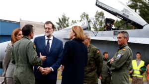 Mariano Rajoy y Maria Dolores de Cospedal ejercito militares