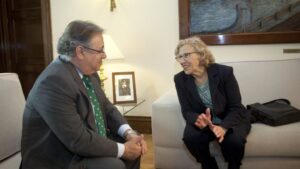 Manuela Carmena y Juan Ignacio Zoido.