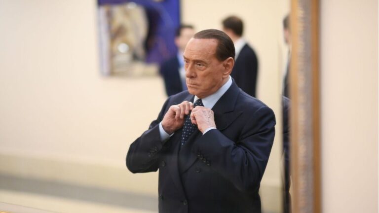 Silvio Berlusconi exprimer ministro de Italia
