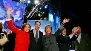 Eduardo Zaplana junto a otros miembros del PP