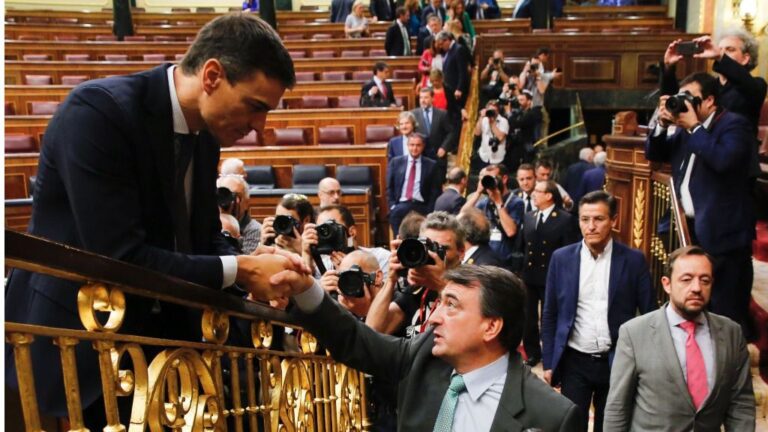 Pedro Sanchez y Aitor Esteban