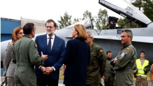 Mariano Rajoy y Maria Dolores de Cospedal ejercito militares