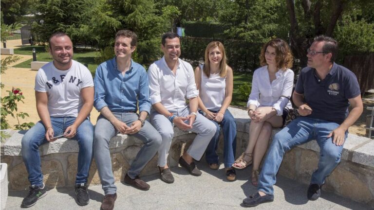 Pablo Casado en una reunión de NNGG de Madrid