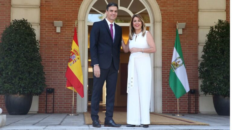 El presidente del Gobierno, Pedro Sánchez, junto a la presidenta de la Junta de Andalucía, Susana Díaz.