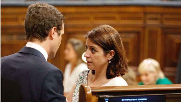 Adriana Lastra y Pablo Casado