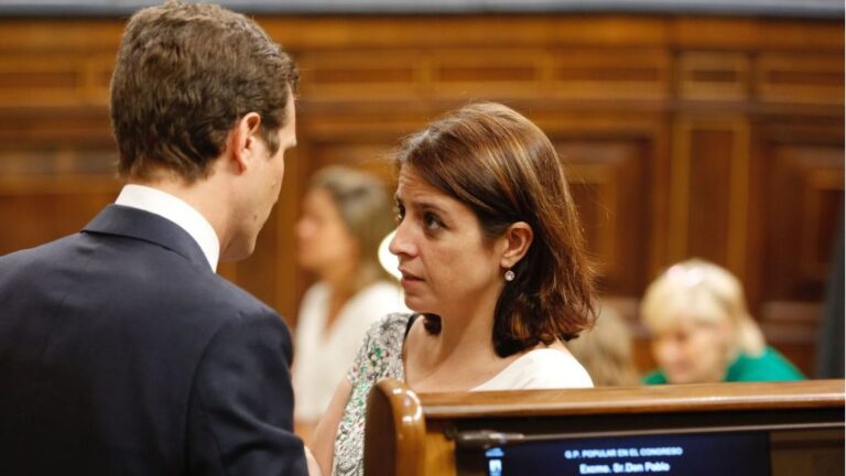 Adriana Lastra y Pablo Casado