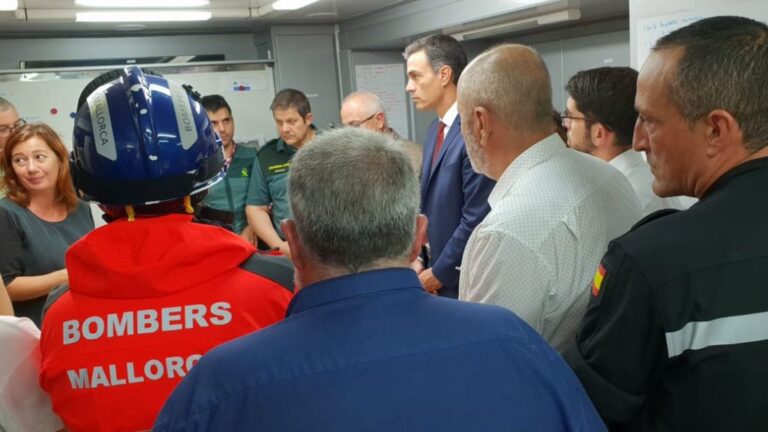 Pedro Sánchez en Mallorca evaluando los daños por la tromba de agua