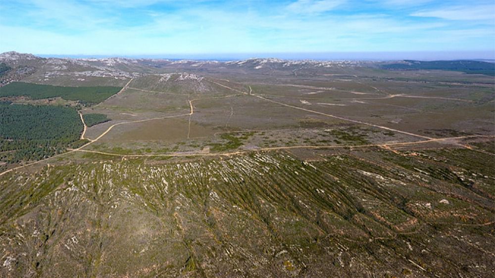 Antiguas minas de oro romanas en Castrocontrigo (León) vistas desde el aire