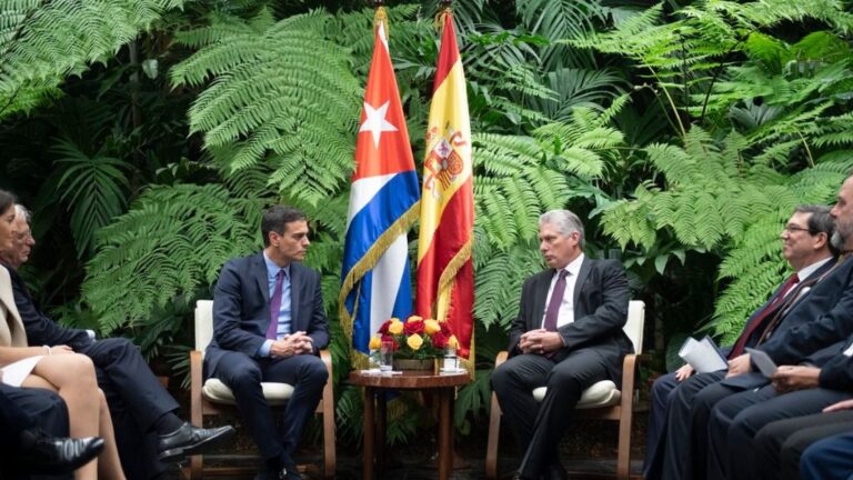 Pedro Sánchez y Miguel Díaz-Canel