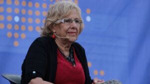 Manuela Carmena, alcaldesa de Madrid con Ada Colau, alcaldesa de Barcelona