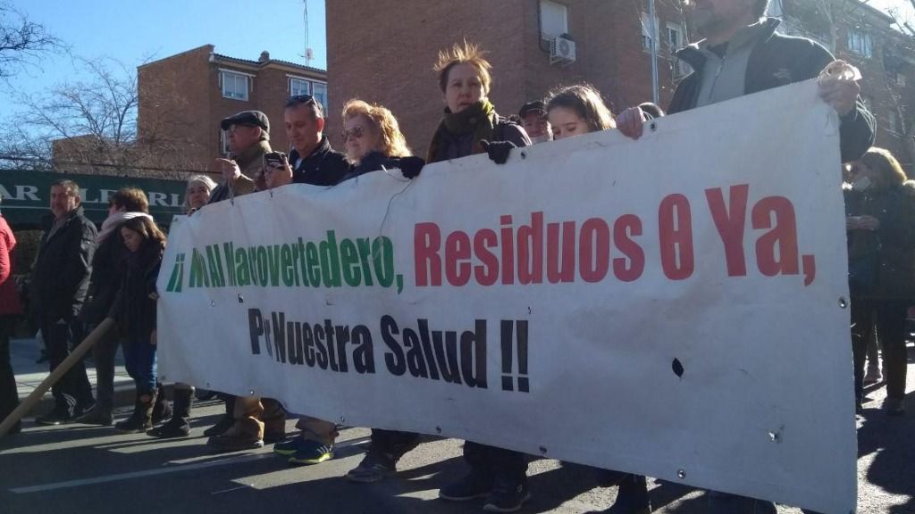 Protestas vecinales por Valdemingómez. (Foto FRAVM)
