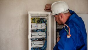 Trabajador luz empleo trabajo paro electricista