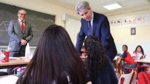 Ángel Garrido, presidente de la Comunidad de Madrid, y Rafael van Grieken, consejero de Educación