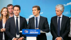 Pablo Casado, Adolfo Suárez y Teodoro García Egea