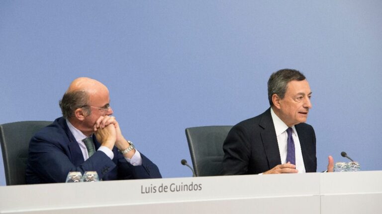 Mario Draghi y Luis de Guindos
