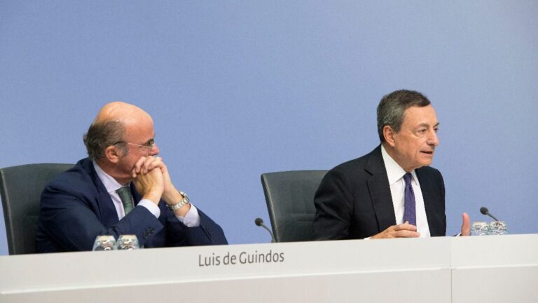 Mario Draghi y Luis de Guindos