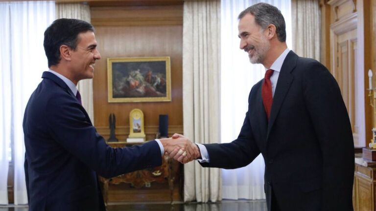 Rey Felipe VI y Pedro Sánchez