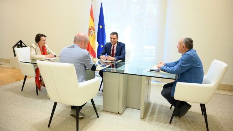 Pedro Sánchez, Magdalena Valerio, José Álvarez y Unai Sordo