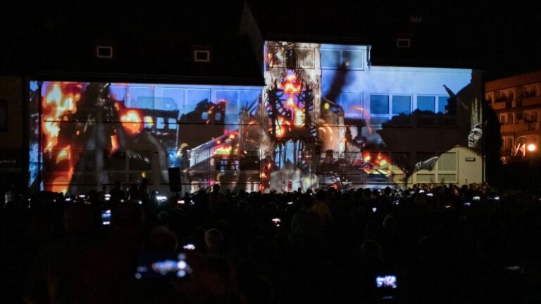 Una videoinstalación en la ciudad polaca de Wielun recuerda el ataque de Alemania a Polonia que marcó el comienzo de la Segunda Guerra Mundial