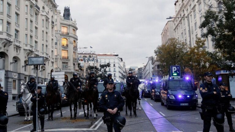 Policía