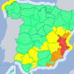 La AEMET mantiene la alerta roja (máximo riesgo) para Alicante, Valencia y zonas de Teruel y Mallorca