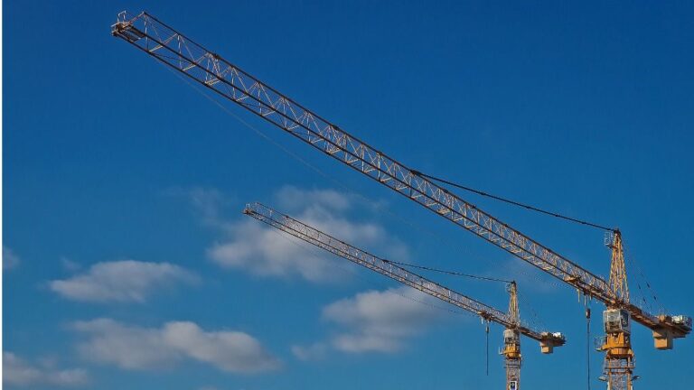 Gruas construccion Hipoteca vivienda casa edificio se vende se alquila