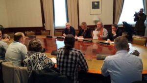 Reunión de diputados del PSOE con el comité de empresa de la planta de Alcoa en San Ciprián en el Congreso