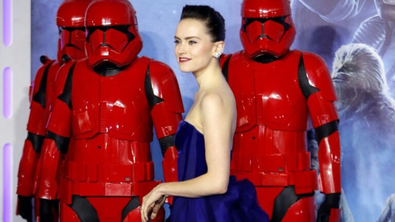 Daisy Ridley protagoniza "El ascenso de Skywalker" y las otras dos películas de la última trilogía de "Star Wars"