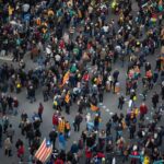 Manifestantes en el entorno del Camp Nou en la protesta de Tsunami Democràtic