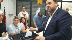 Oriol Junqueras votando