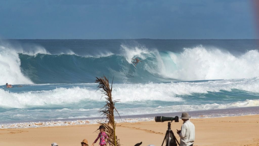 El surfista estadounidense Kelly Slater, el 7 de diciembre de 2019 en Oahu (Hawái, EEUU)