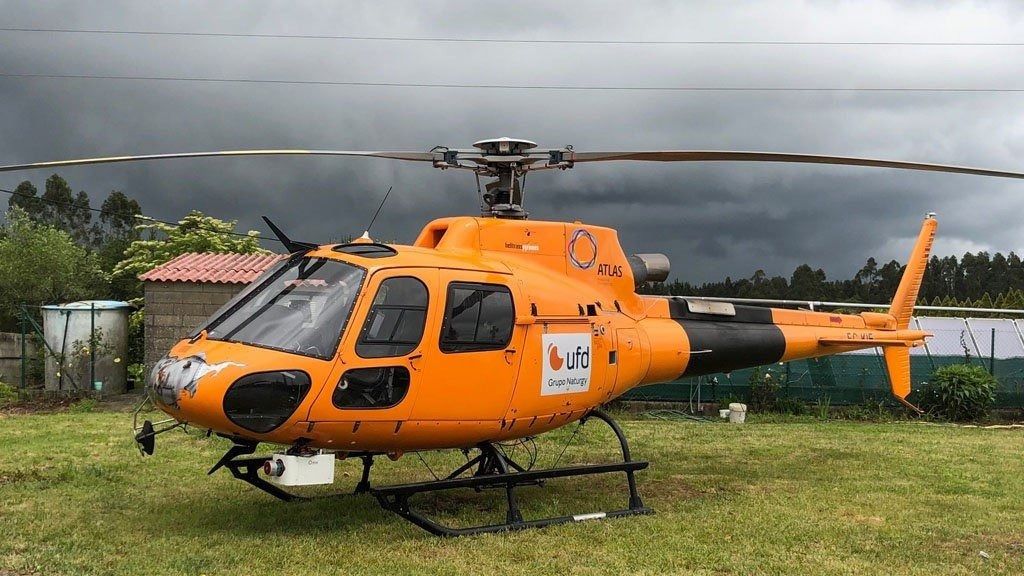 Helicóptero de UDF, distribuidora eléctrica de Naturgy, para solventar las incidencias del temporal