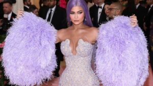 Kylie jenner reina de la cosmética, trae a España Kylie Skin