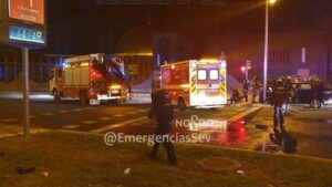 Camión de Bomberos y turismo implicados en un accidente de tráfico en Sevilla Este