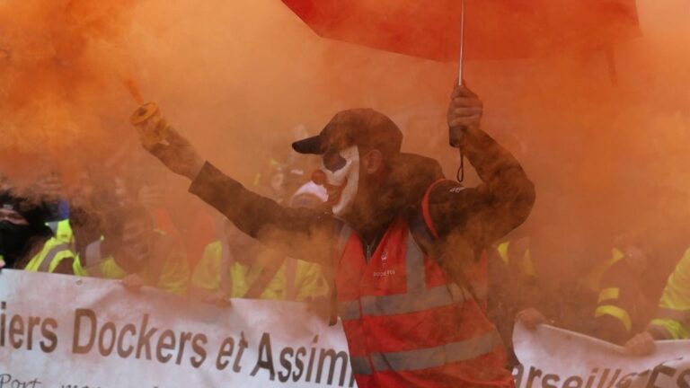 anfiestación contra la reforma de las pensiones en Francia