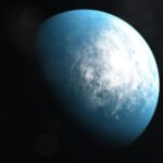 El planeta TOI 700 d (visto en una ilustración) es el primer planeta del tamaño de la Tierra en una zona habitable hallado por el satélite de la NASA TESS