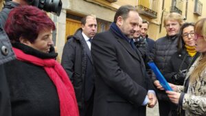 José Luis Ábalos, en Segovia, con miembros de la plataforma por la gratuidad de la AP-6.