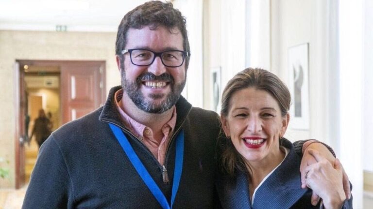 El doctor en Derecho y futuro secretario de Trabajo, Joaquín Pérez Rey, junto con la futura ministra de Trabajo, Yolanda Díaz