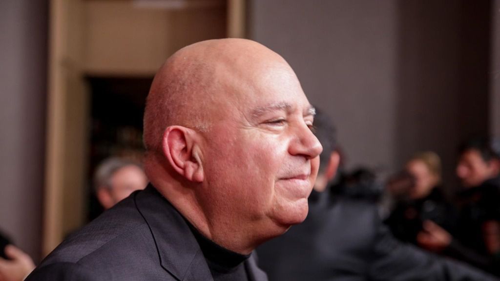 El productor de cine Agustín Almodóvar posa a su llegada a la Fiesta de Nominados de la 34 edición de los Premios Goya en el Florida Retiro, en Madrid a 16 de diciembre de 2019