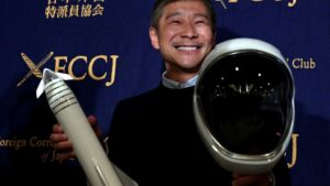 Extravagante empresario japonés Yusaku Maezawa busca acompañante femenina para viajar a la Luna porque le pesa la soledad