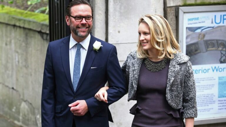 James Murdoch y su esposa Kathryn en Londres en 2016