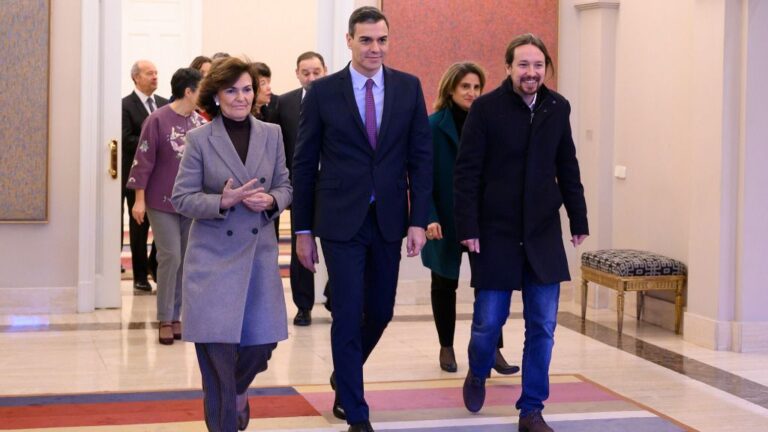 Pedro Sánchez, Pablo Iglesias y Carmen Calvo.