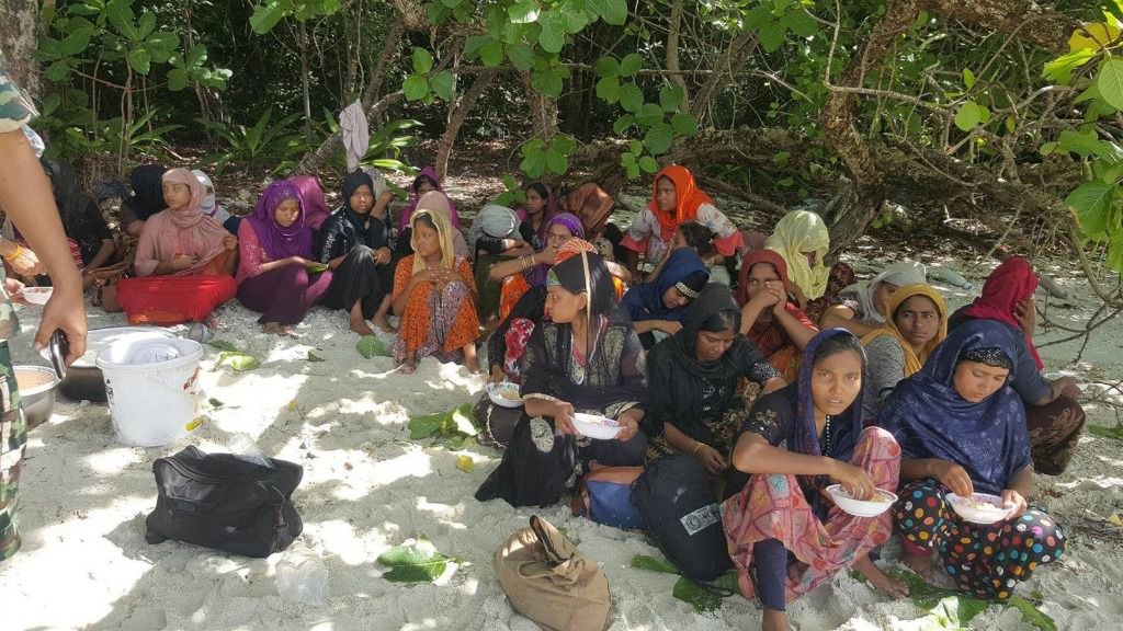 Rohingyas rescatados en Tailandia tras quedar varado su barco